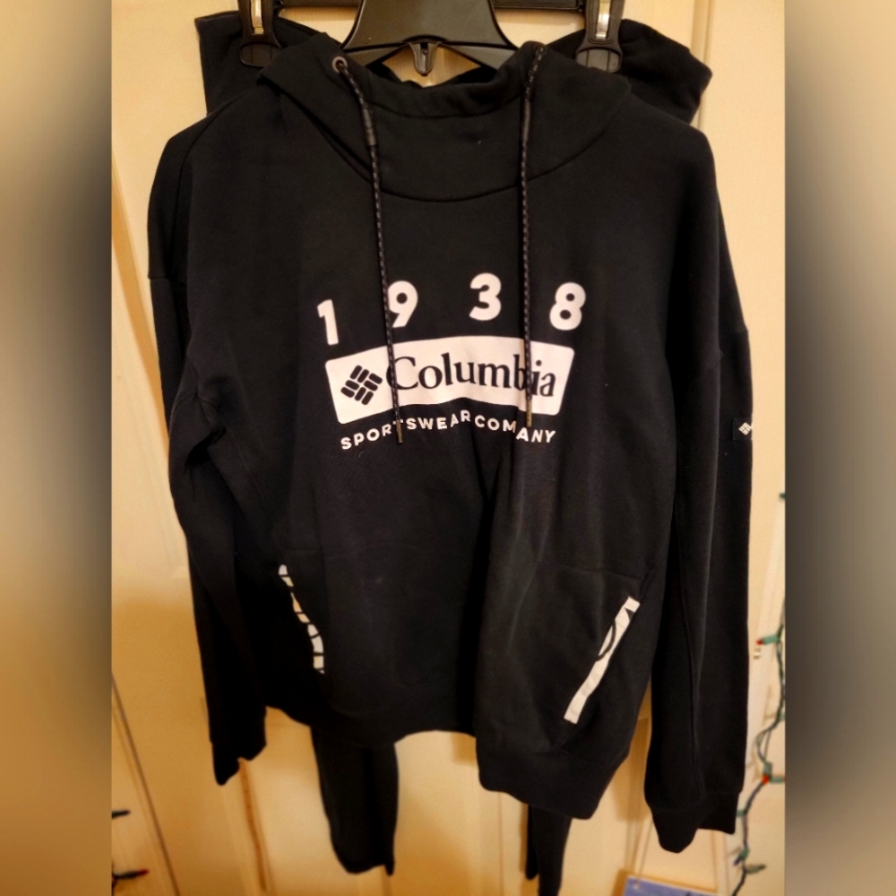 Columbia 1938 hoodie and leggings
